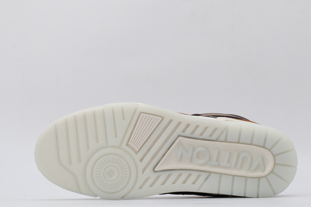 L*V SNEAKER